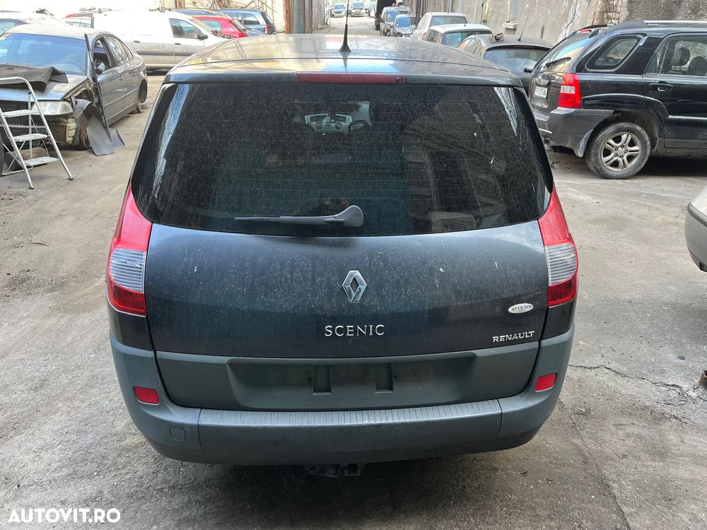 Dezmembrez Renault Megane Scenic facelift 2006 1,9 dci 96KW F9Q-E8 - 6