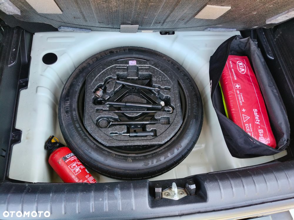 Kia Stonic 1.0 T-GDI L - 10