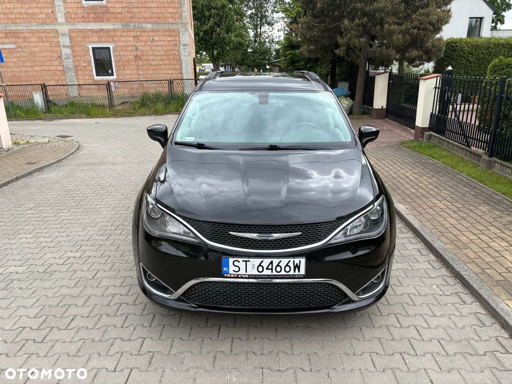 Chrysler Pacifica - 2