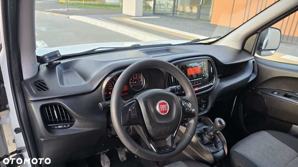 Fiat DOBLO MAXI LONG ❗❗SILNIK 1.6 / SKRZYNIA 6 BIEGÓW / CHŁODNIA-MROŹNIA +25 -25❗❗THERMO KING / ZABUDOWA LAMAR / DRZWI BOCZNE / GRZANIE / IZOTERMA / FULL OPCJA / KLIMATYZACJA / SALON POLSKA / JAK NOWY ❗❗ - 32