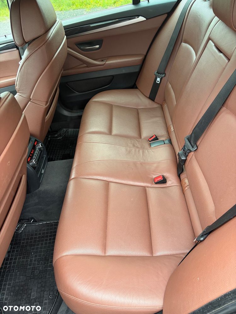 BMW Seria 5 528i xDrive Modern Line - 18