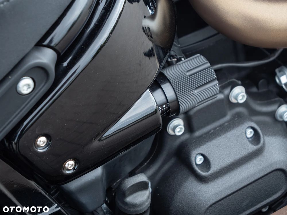 Harley-Davidson Softail Fat Bob - 16