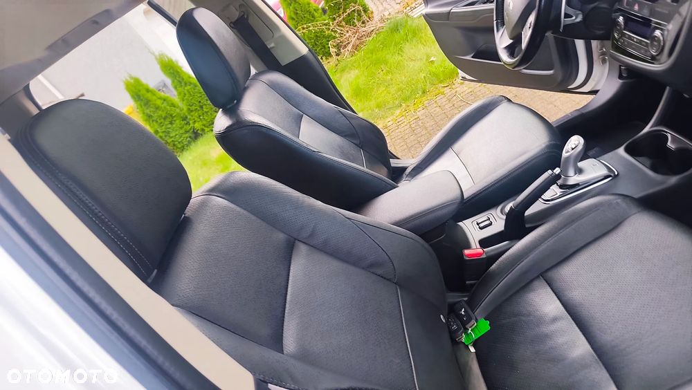 Mitsubishi Outlander 2.0 4WD Top - 22