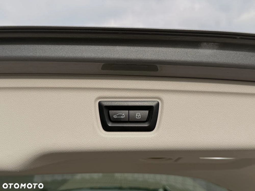 BMW Seria 3 318d MHEV Sport Line - 40