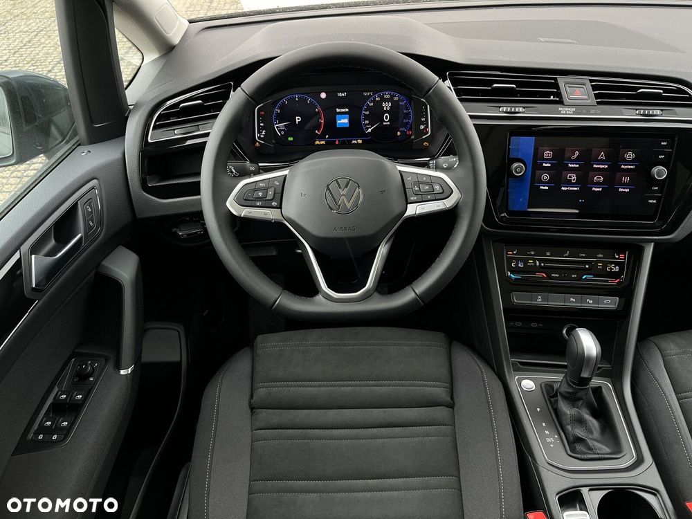 Volkswagen Touran - 19