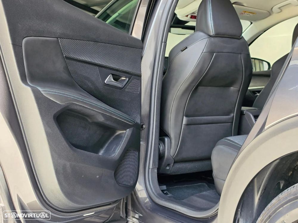 Peugeot 3008 1.6 Hybrid Allure e-EAT8 - 39