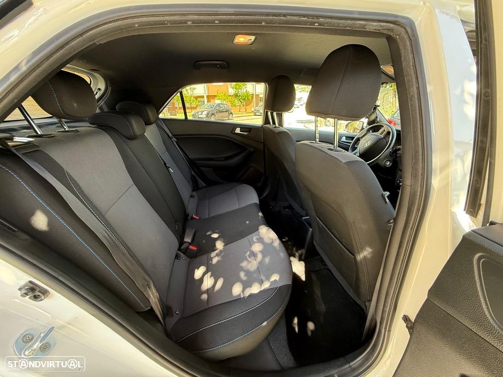 Hyundai i20 1.1 CRDi GO! - 4