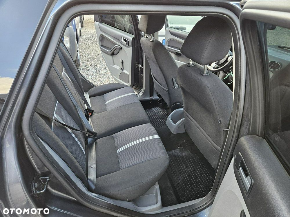 Ford Focus - 11