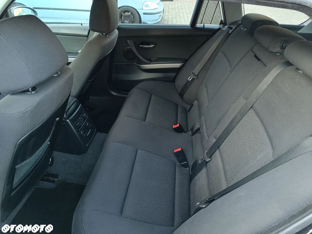 BMW Seria 3 320i Edition Exclusive - 11
