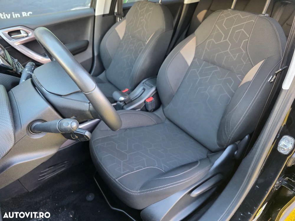 Peugeot 2008 BlueHDi 100 STOP & START Allure - 9