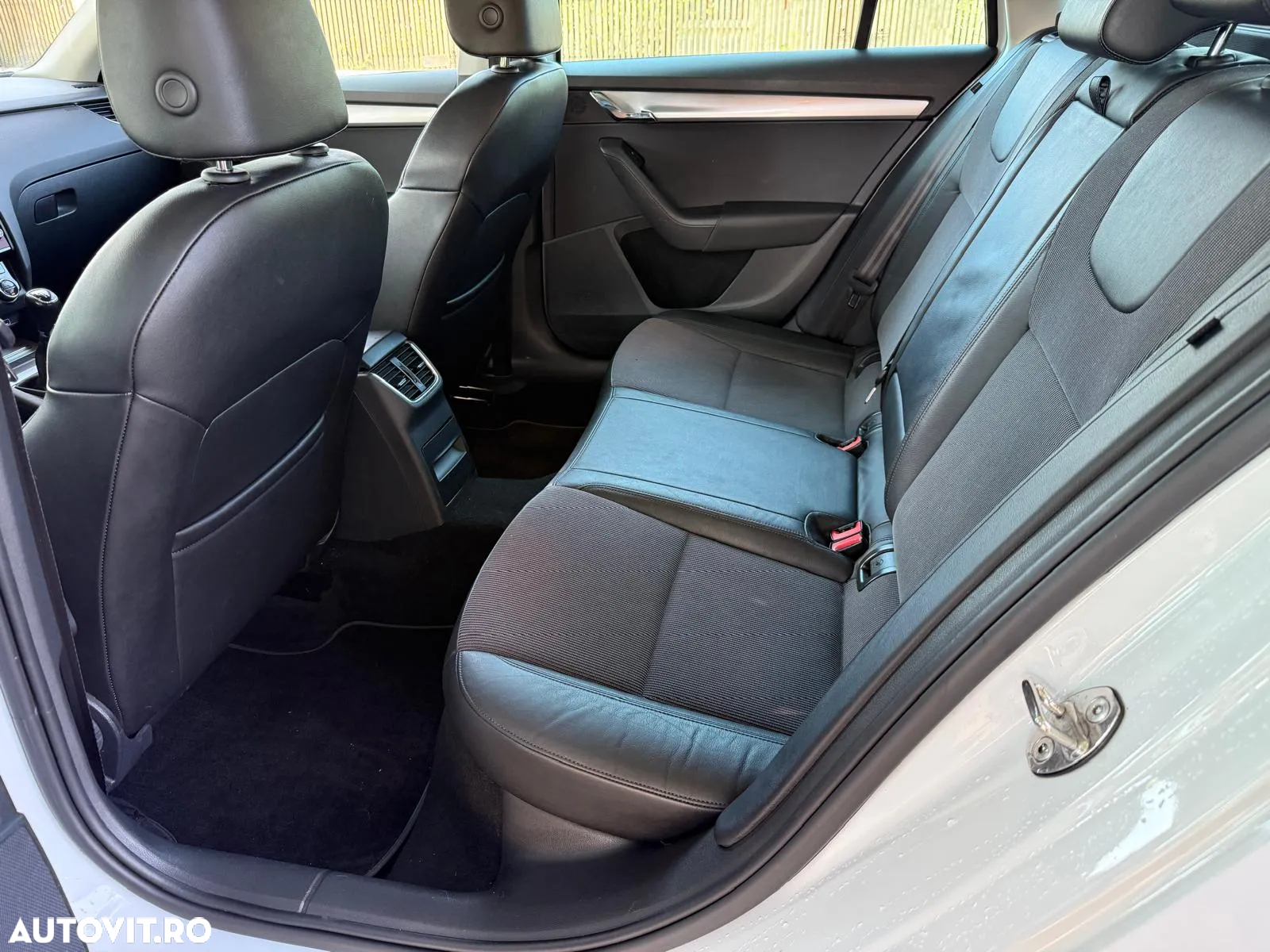 Skoda Octavia Combi Diesel 1.6 TDI Style - 9