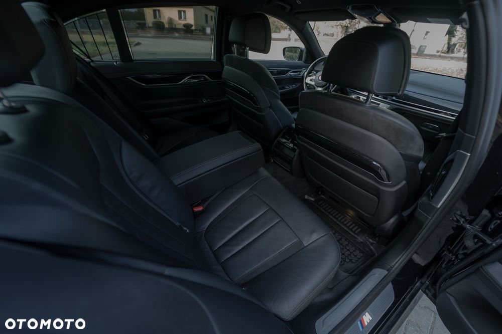 BMW Seria 7 - 35