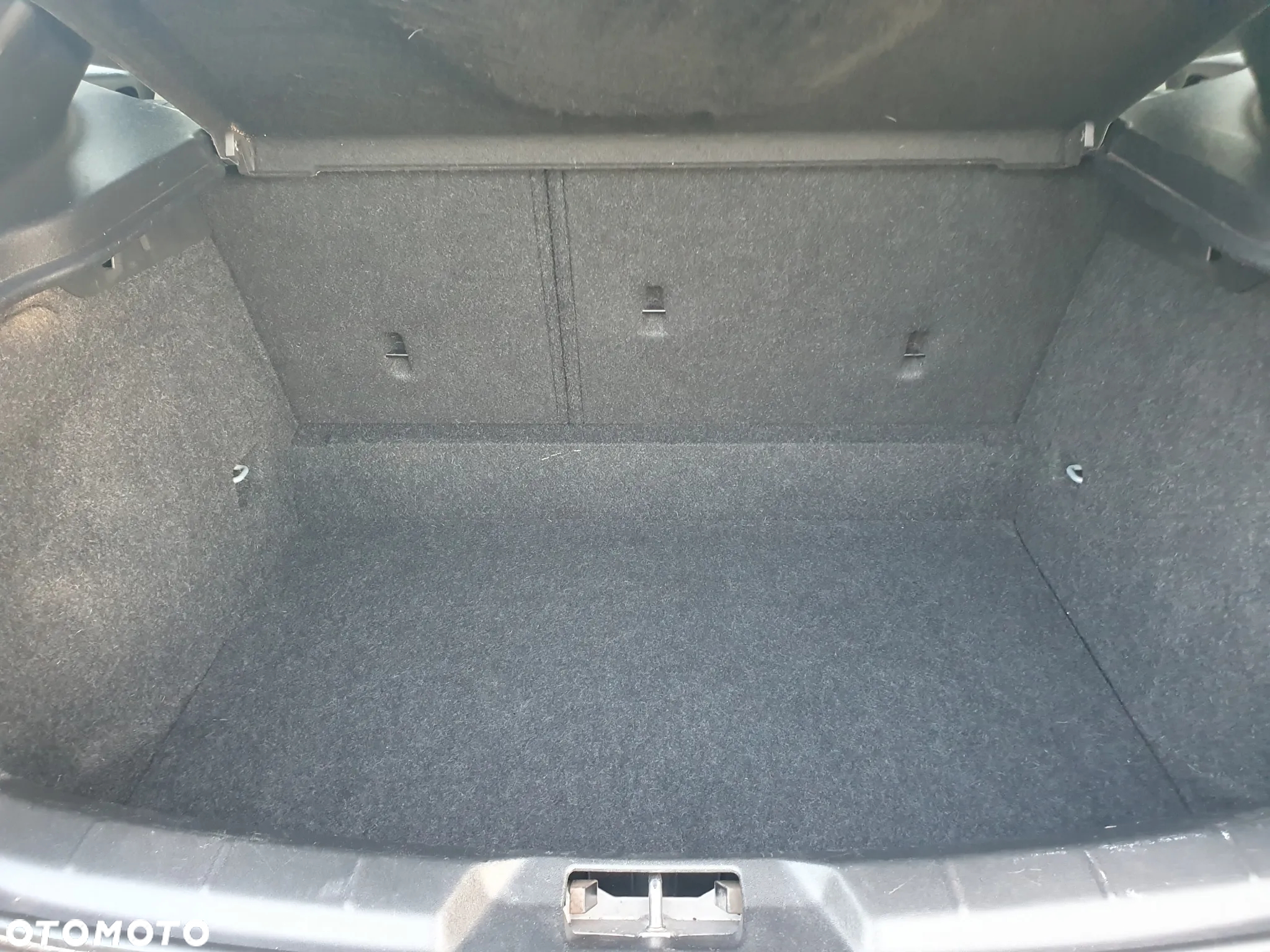Volvo V40 D2 Drive-E R-Design Kinetic - 19