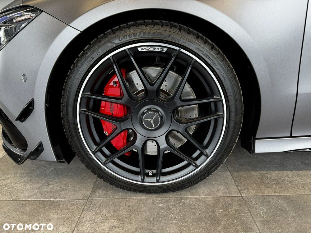 Mercedes-Benz CLA - 12