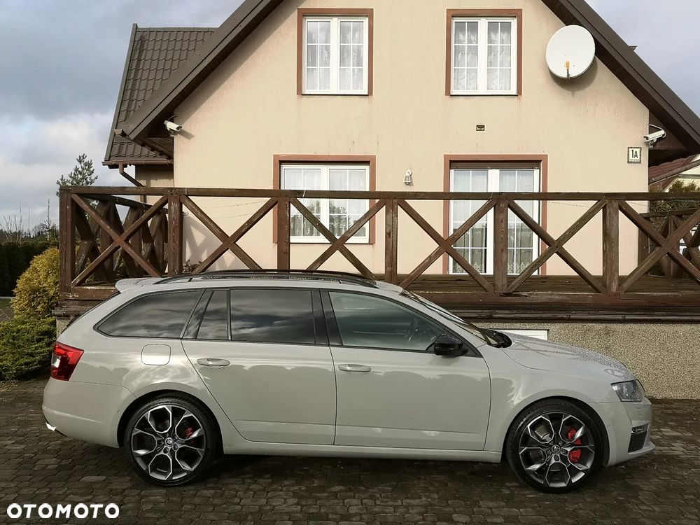 Skoda Octavia 2.0 TDI DSG RS - 9