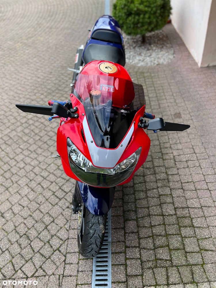 Honda CBR - 13