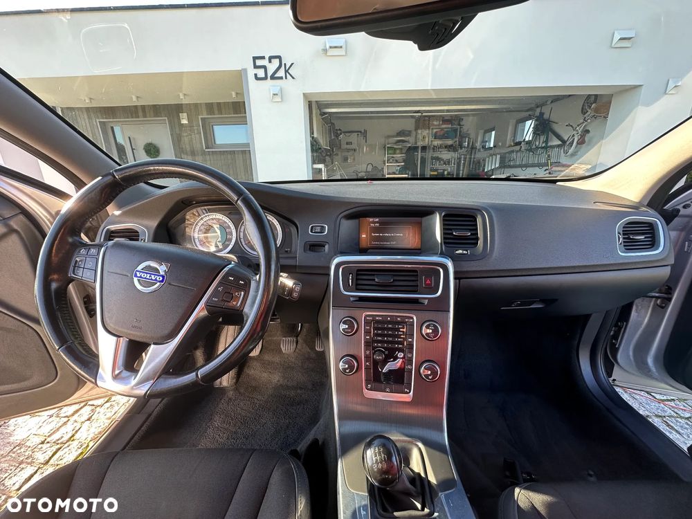 Volvo V60 D4 Momentum - 8
