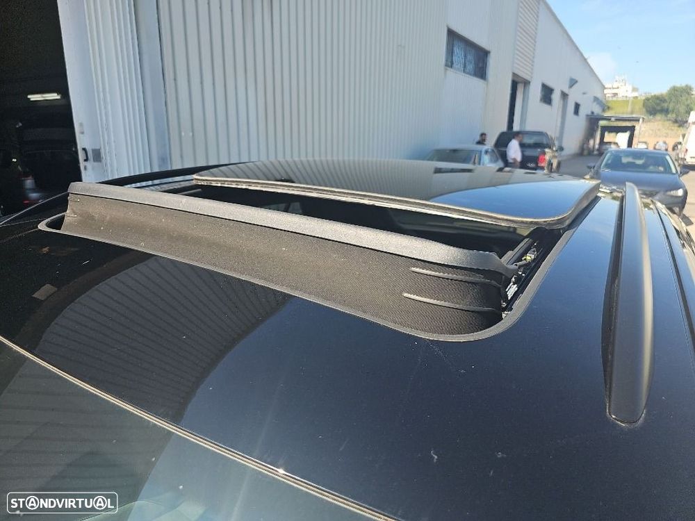 Volkswagen T-Roc 2.0 TDI R-Line DSG — fotografia 25