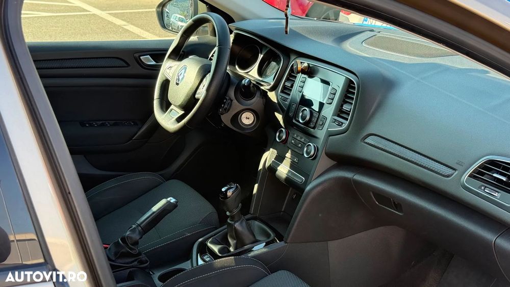Renault Megane - 8