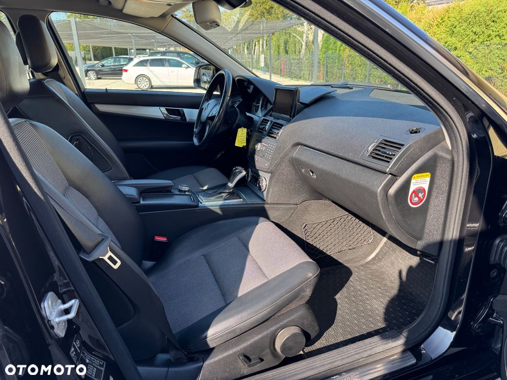 Mercedes-Benz Klasa C 200 T 7G-TRONIC Avantgarde Edition - 33