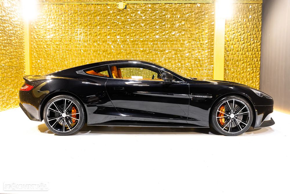 Aston Martin Vanquish Touchtronic 2 - 12
