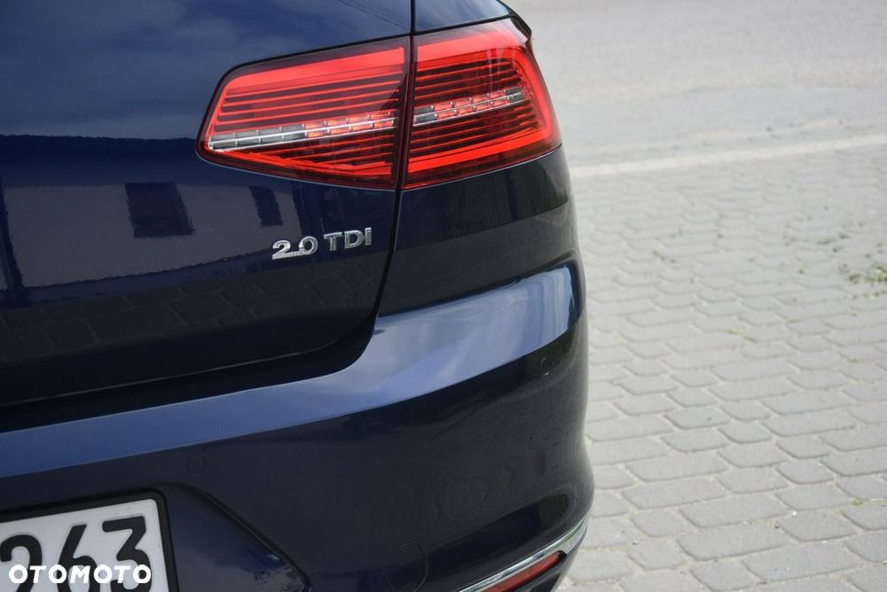 Volkswagen Passat - 15
