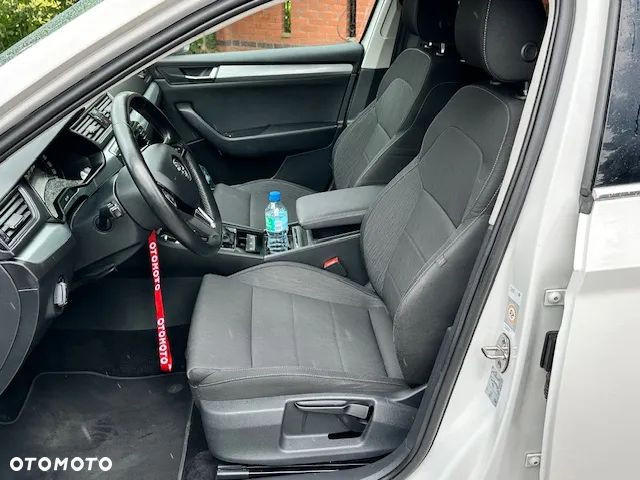 Skoda Superb Combi 2.0 TDI DSG Sportline - 14