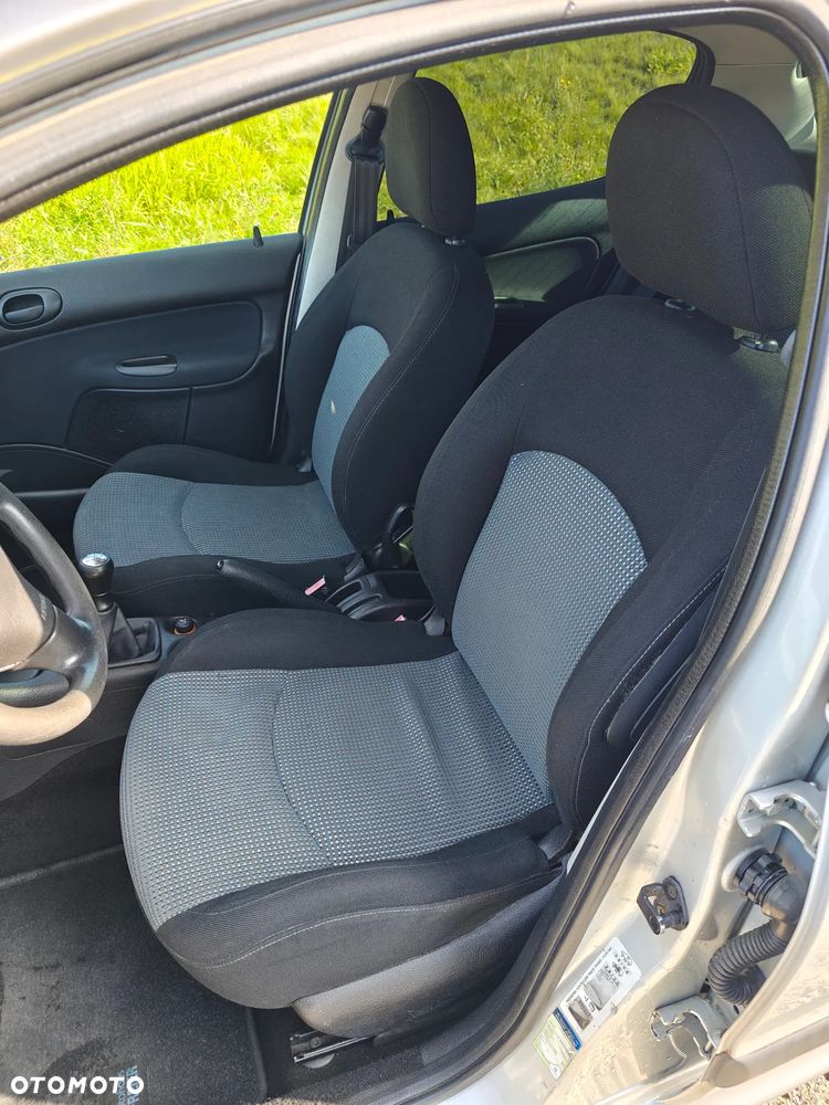 Peugeot 206 - 21