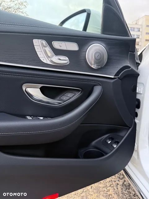 Mercedes-Benz Klasa E 300 Exclusive - 11