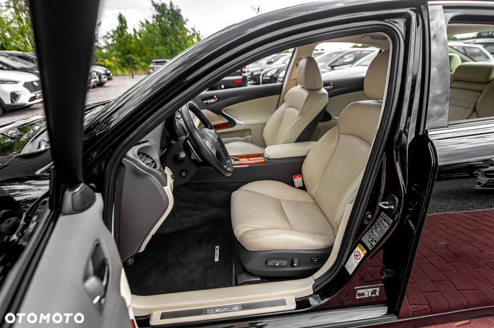 Lexus IS 250 Executive Line - 18