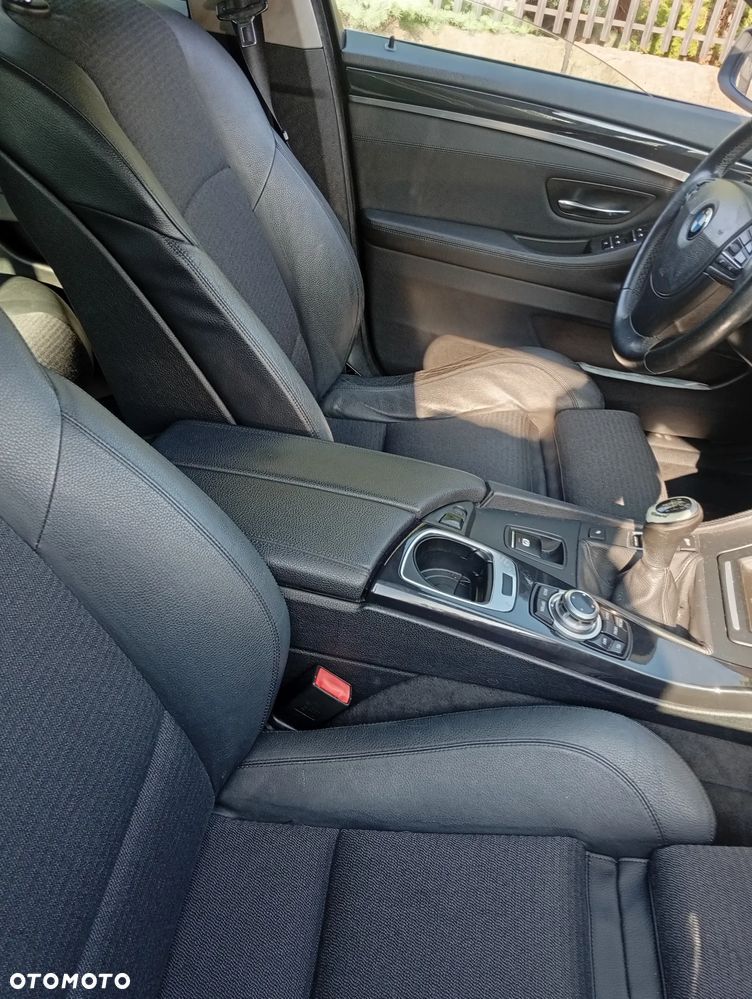 BMW Seria 5 520d - 22