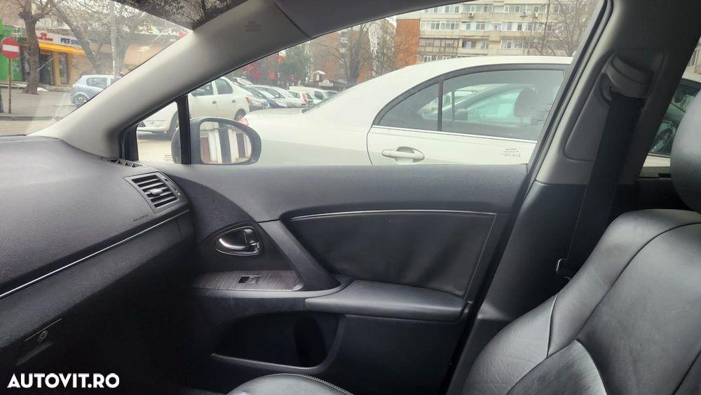 Toyota Avensis 2.2 D-4D Luxury - 14