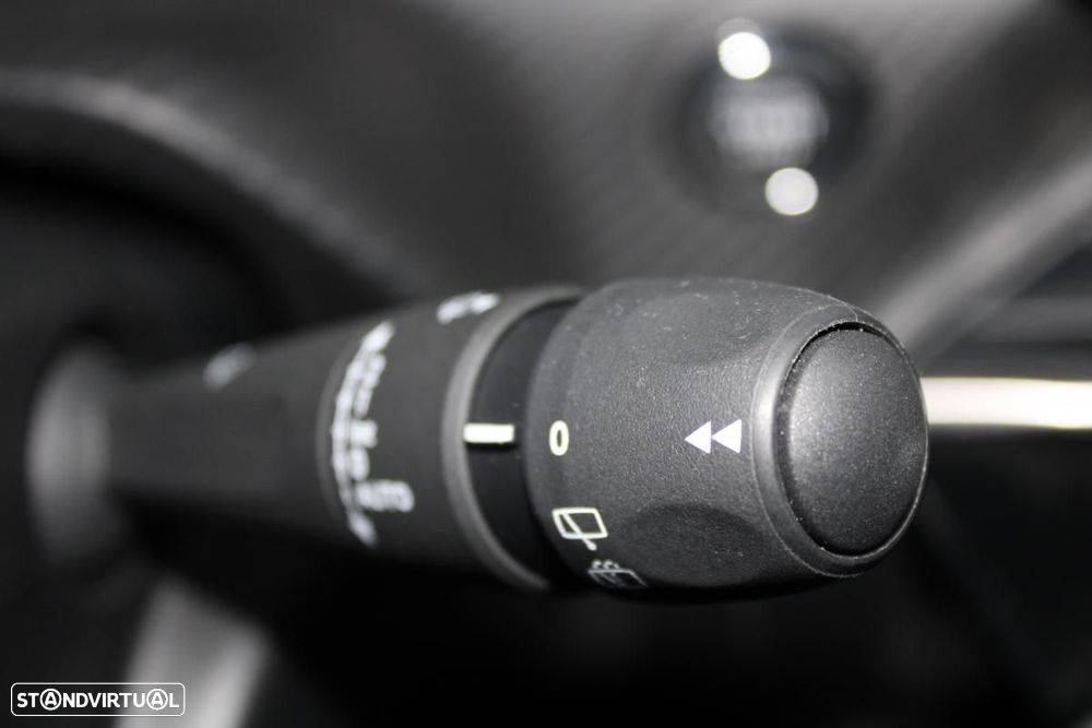 Peugeot e-2008 50 kWh GT - 19