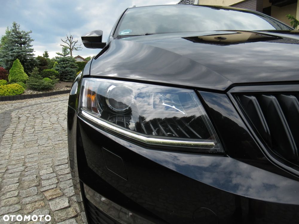 Skoda Octavia 2.0 TDI DSG RS - 17