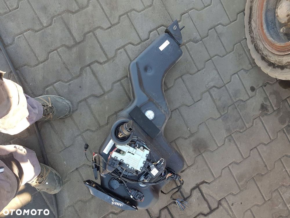 SEAT ALHAMBRA 2 II 7N SHARAN 10-15r 2.0 TDI BAK ZBIORNIK POMPKA ADBLUE - 1