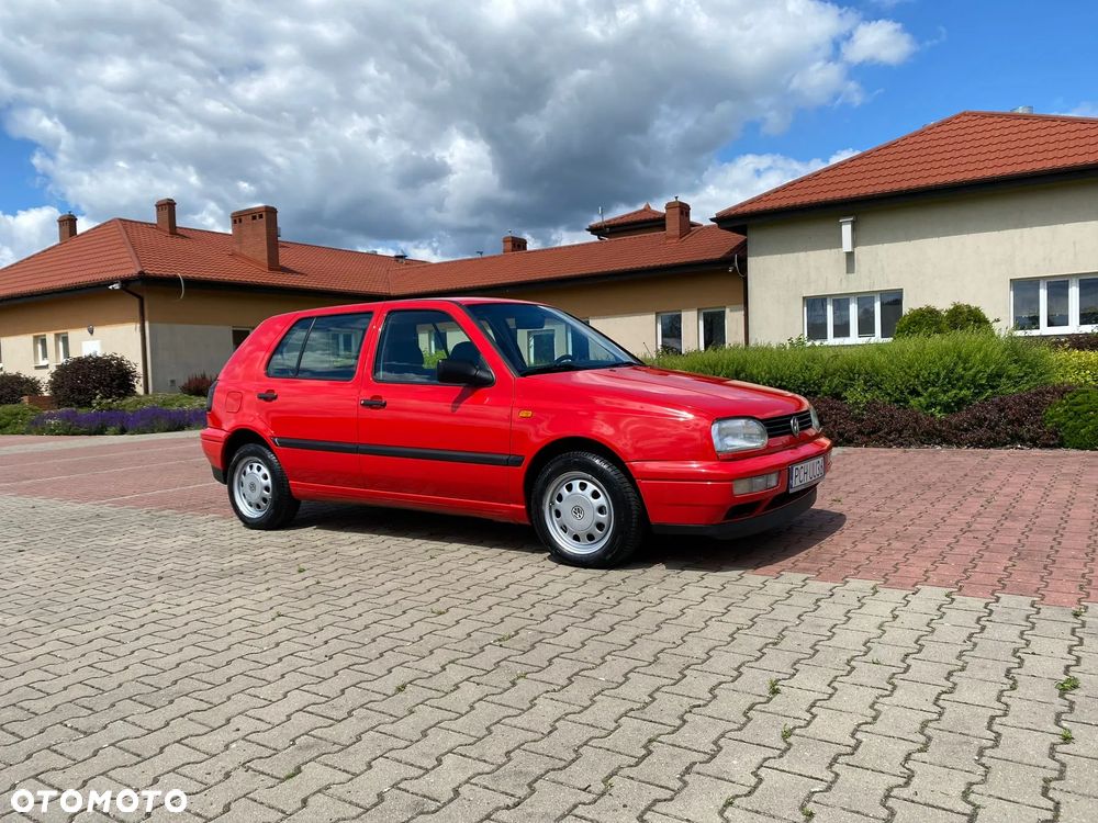 Volkswagen Golf - 2