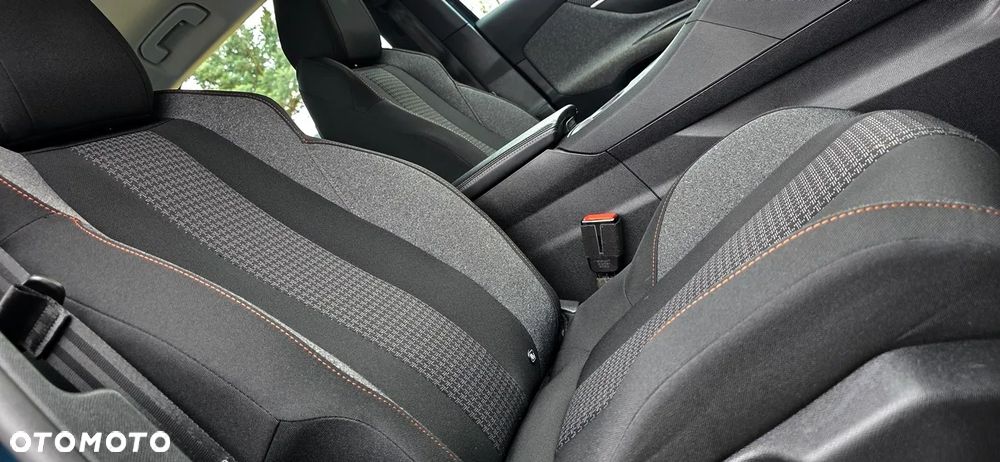 Peugeot 3008 1.2 PureTech Allure S&S EAT8 - 8