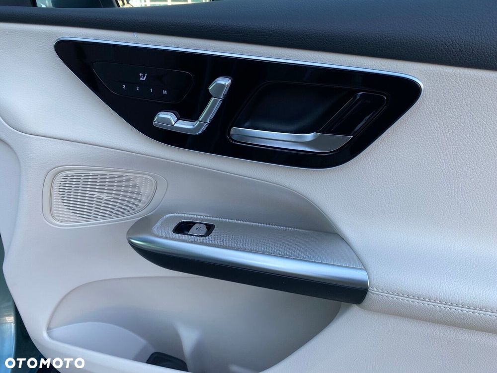 Mercedes-Benz GLC - 21