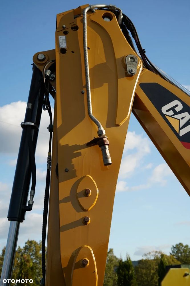 Caterpillar 432 F2 / KOPARKO-ŁADOWARKA / 2019 ROK / KOMPLET ŁYŻEK - 23