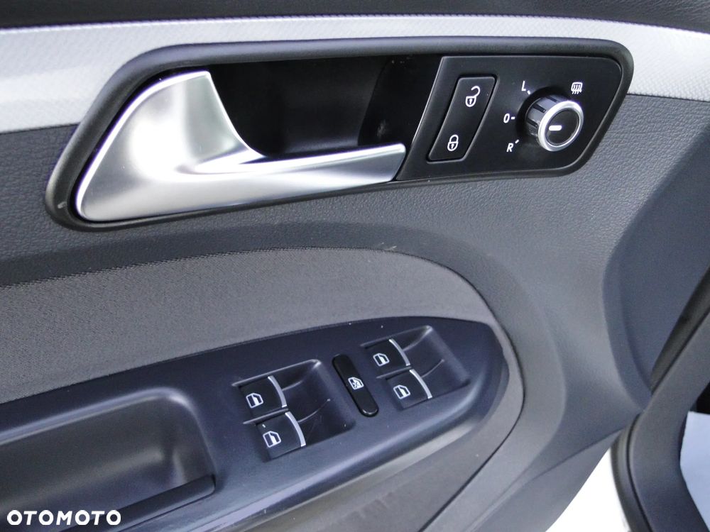 Volkswagen Touran 1.4 TSI MATCH - 17