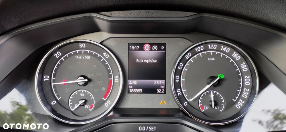 Skoda Superb 2.0 TDI DSG Ambition - 15