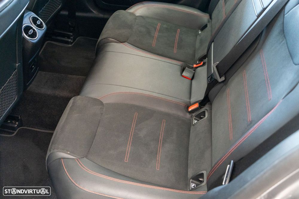Mercedes-Benz CLA 250 e Shooting Brake AMG Line - 10