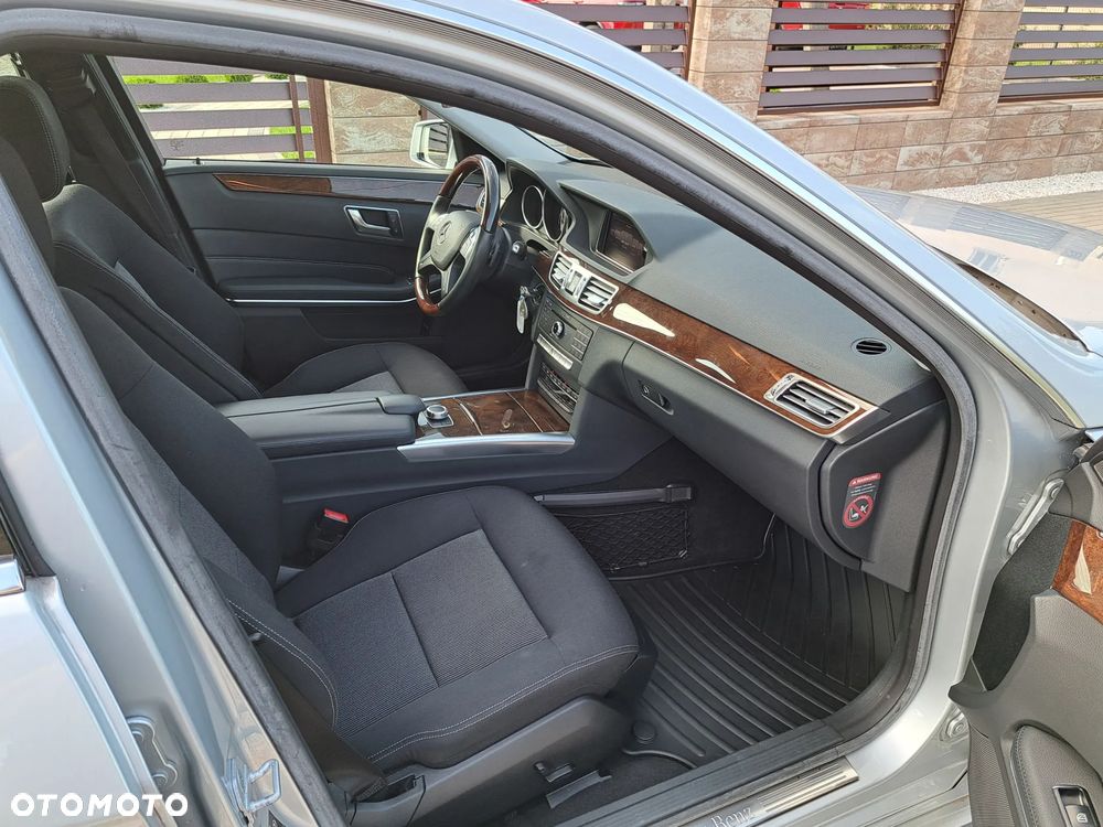Mercedes-Benz Klasa E 250 7G-TRONIC - 6