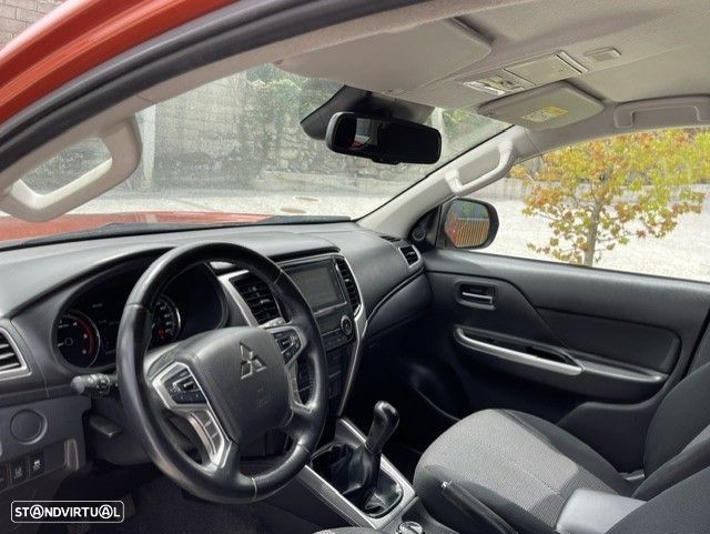 Mitsubishi L200 2.3 DI-D CD Invite Strakar Look 4WD - 5