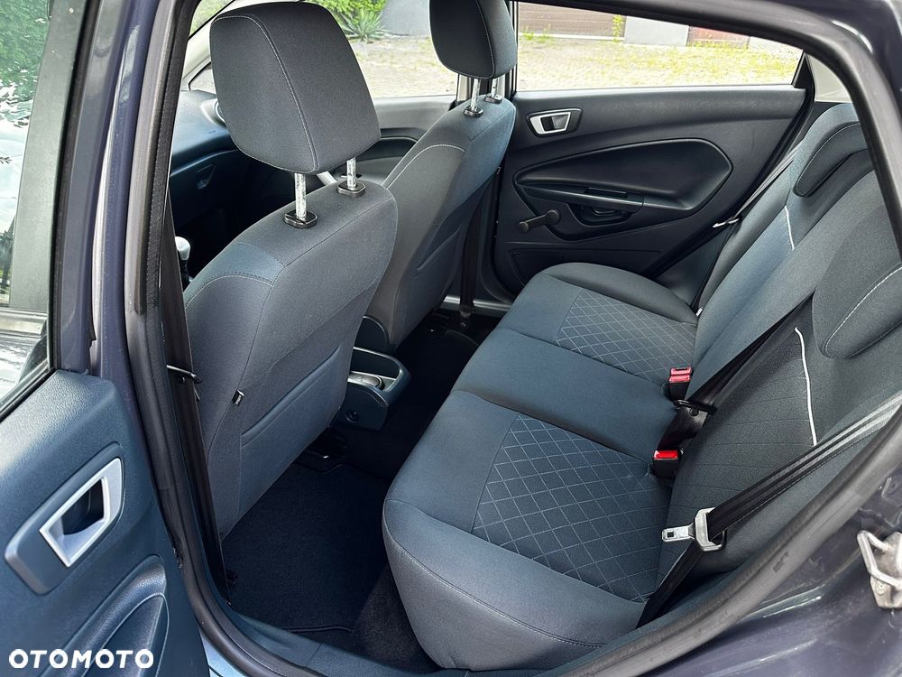 Ford Fiesta 1.25 Ambiente - 24