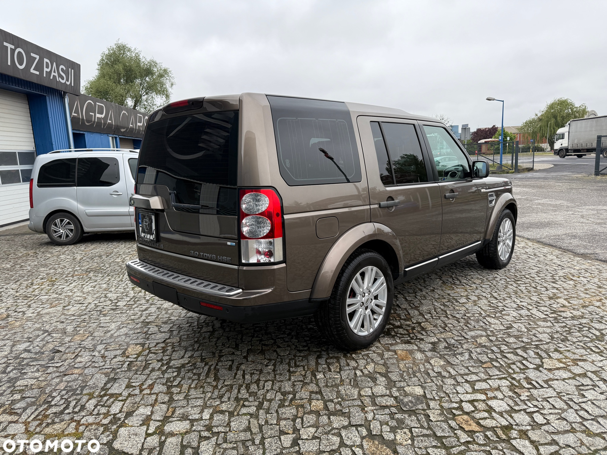 Land Rover Discovery IV 3.0D V6 HSE - 8
