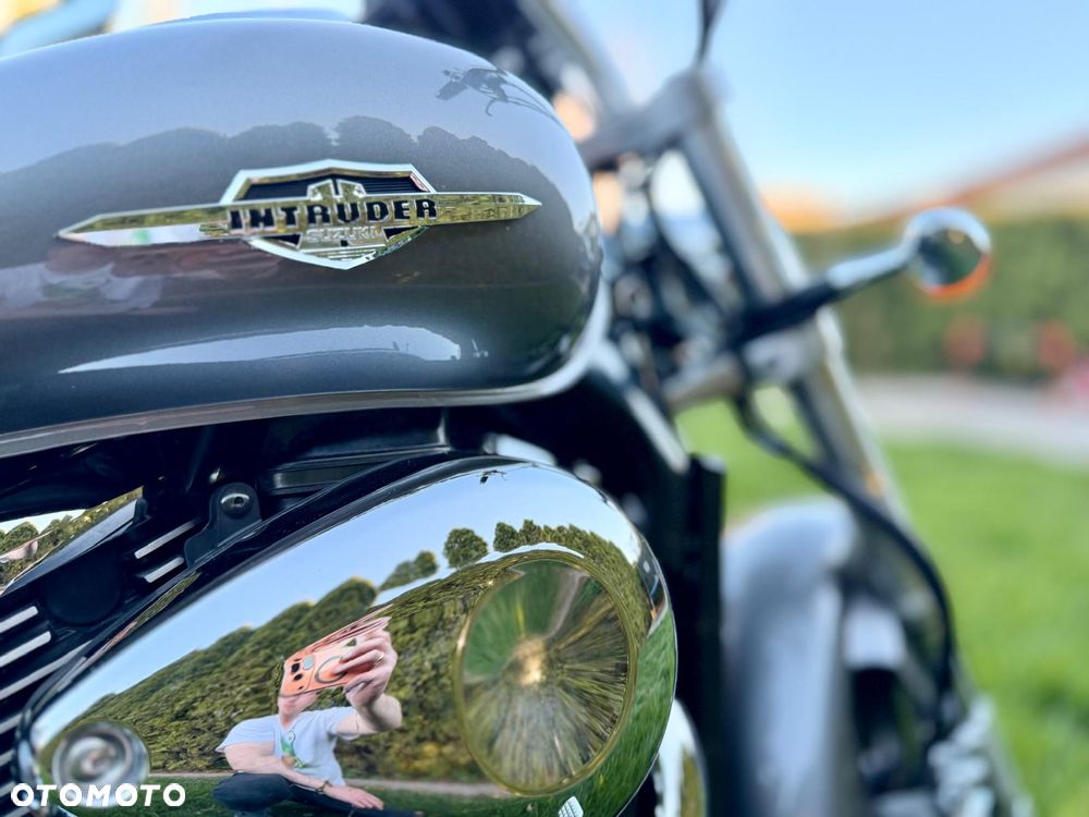 Suzuki Intruder - 19