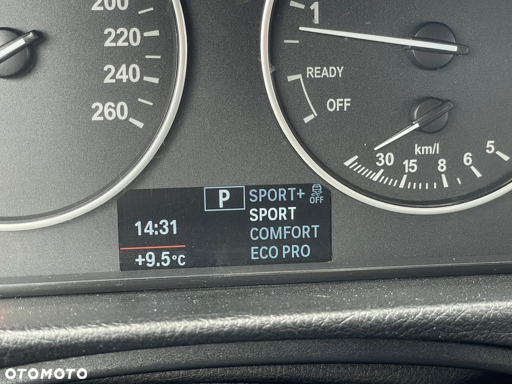 BMW Seria 3 328i xDrive Sport-Aut - 32