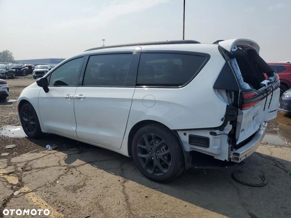 Chrysler Pacifica - 3