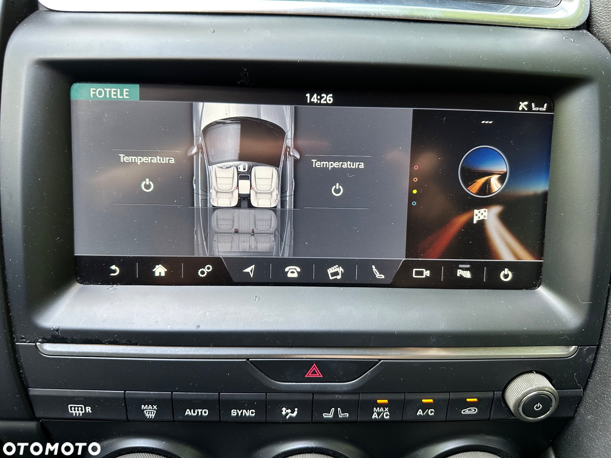 Jaguar E-Pace 2.0 i4D AWD R-Dynamic - 13